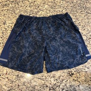 Brooks Men Running Shorts Size Large